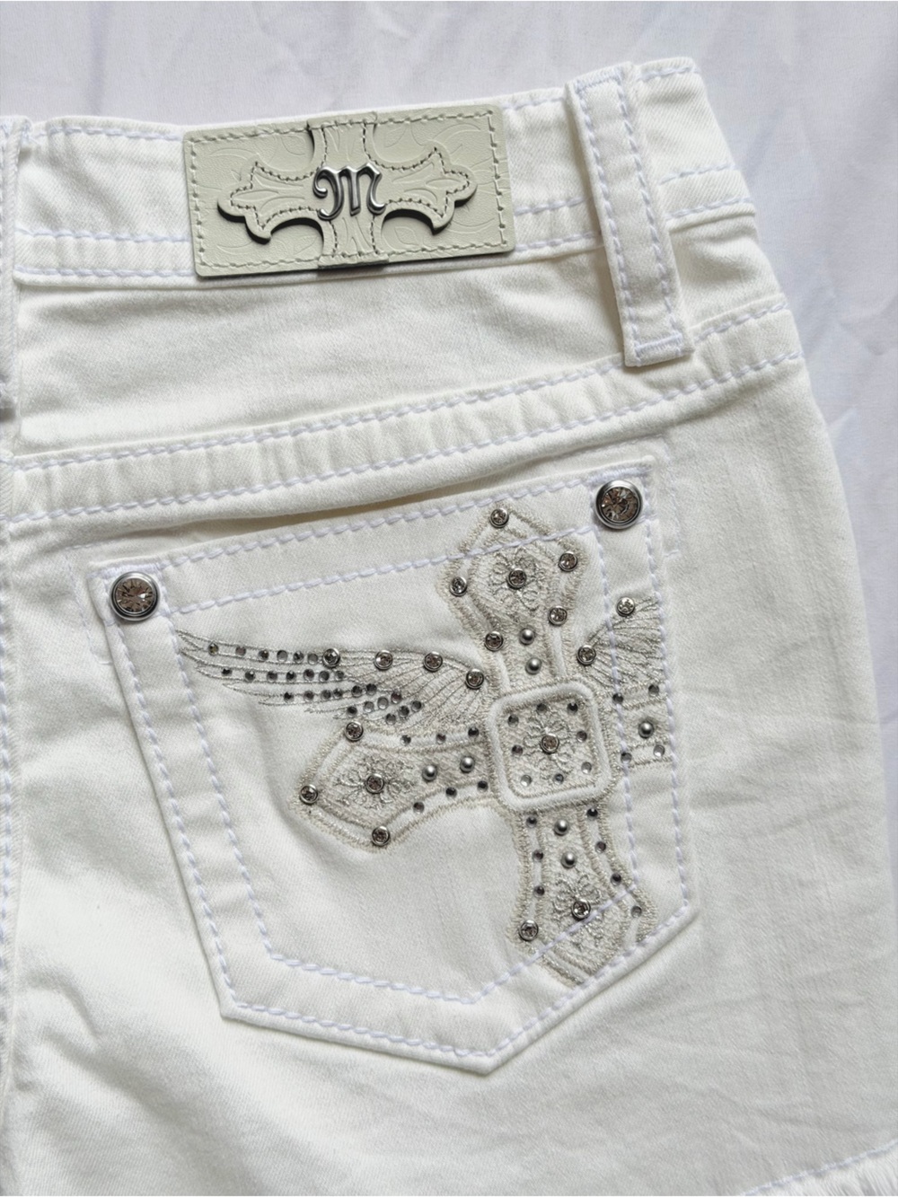 Miss Me Mid-Rise Shorts - Size 26 - White Slim Cut Off Denim Rhinestone Pockets - Picture 3 of 6